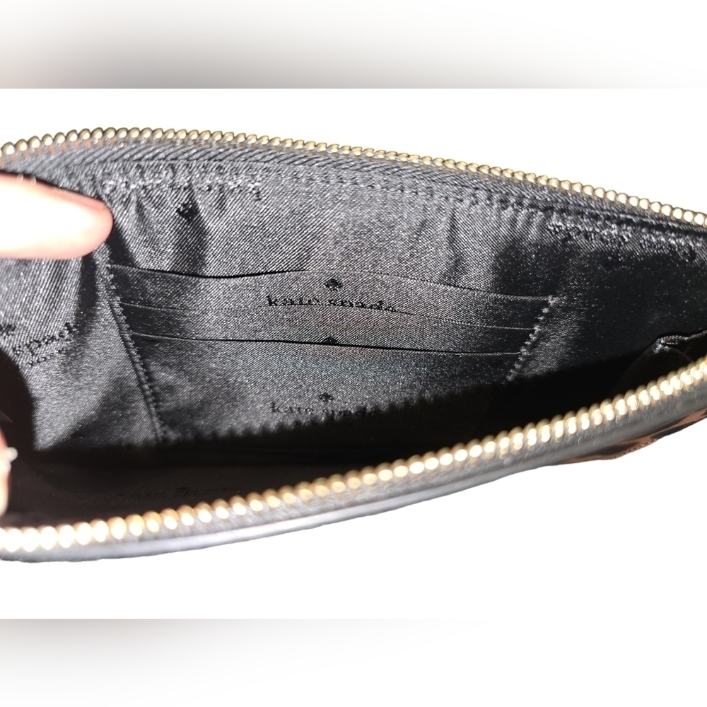 *NWT* KATE SPADE MED ZIP WRISTLET - Picture 3 of 3